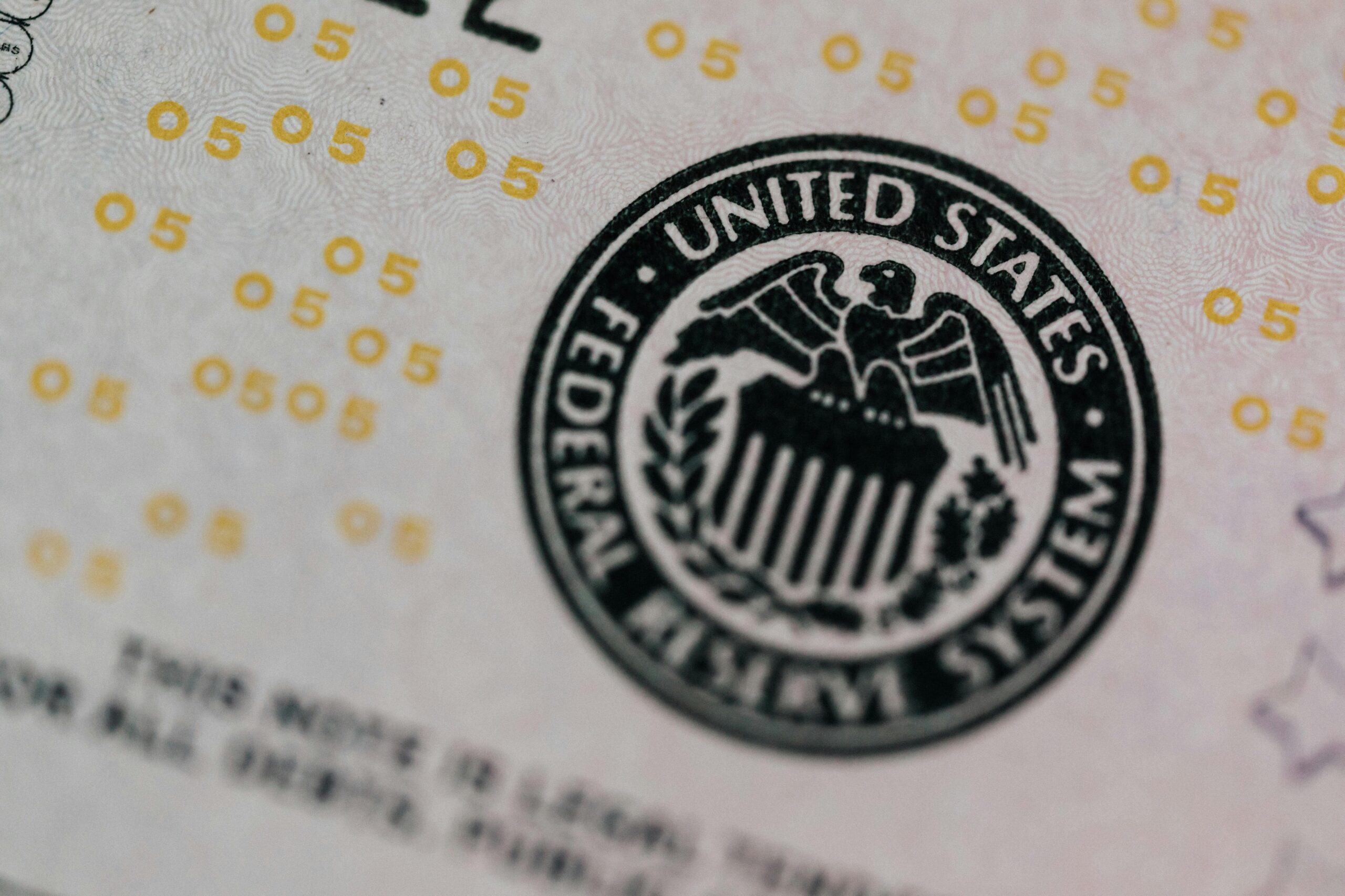 Chicago Fed Official Signals Pause On Rate Cuts Until Inflation Drops More Clearly