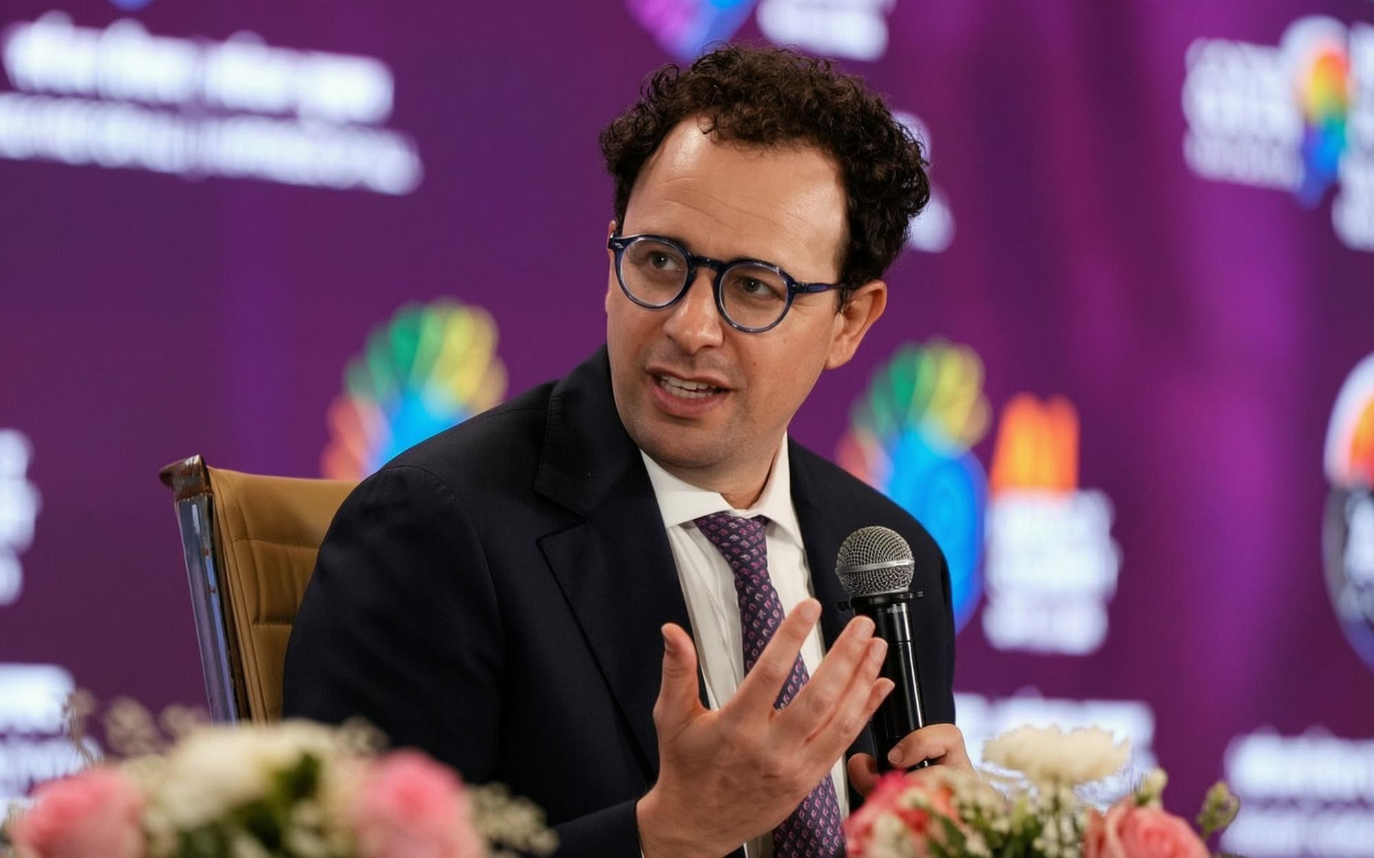 Anthropic Chief Warns China Creates Gravest Trap for Global AI Slowdown